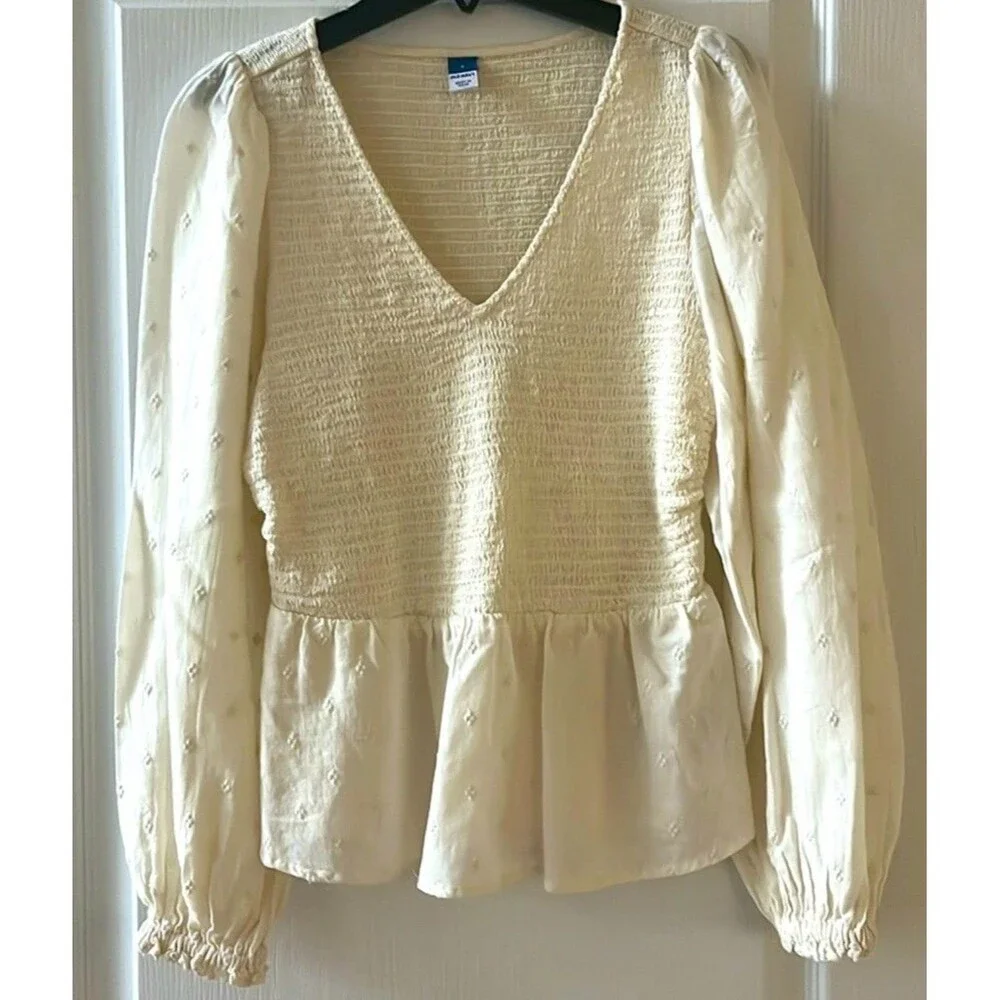 Old Navy Smocked Peplum Top Medium Cream Puff Sleeve Boho Blouse EUC Coquette